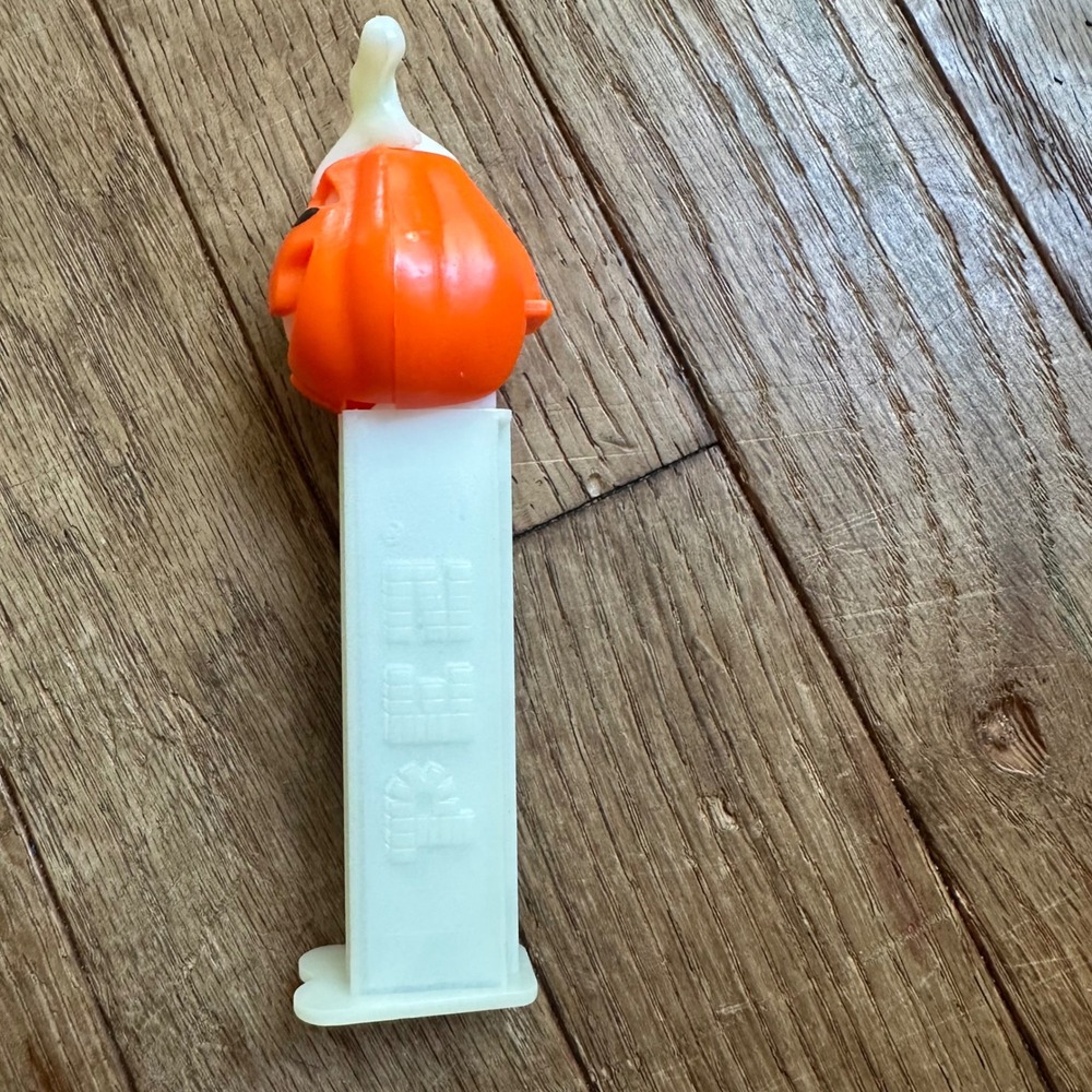 Vintage PEZ Dispenser Halloween Pumpkin Jack O Lantern Candy Made in Hungary - Picture 2 of 6